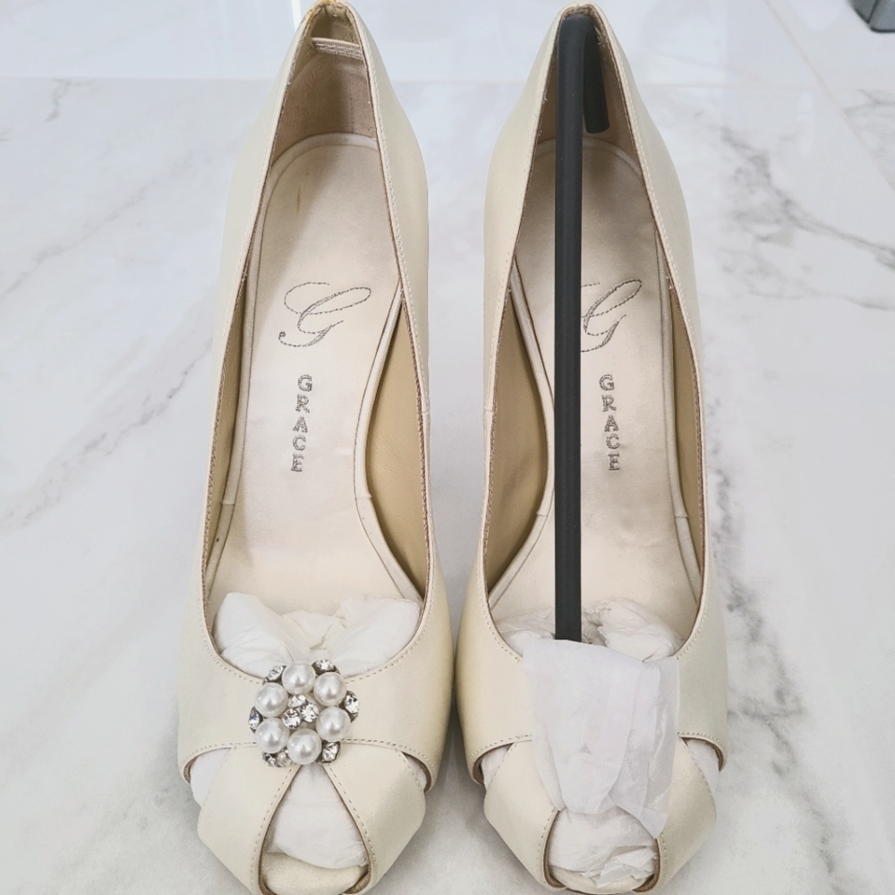 Silk satin wedding shoes